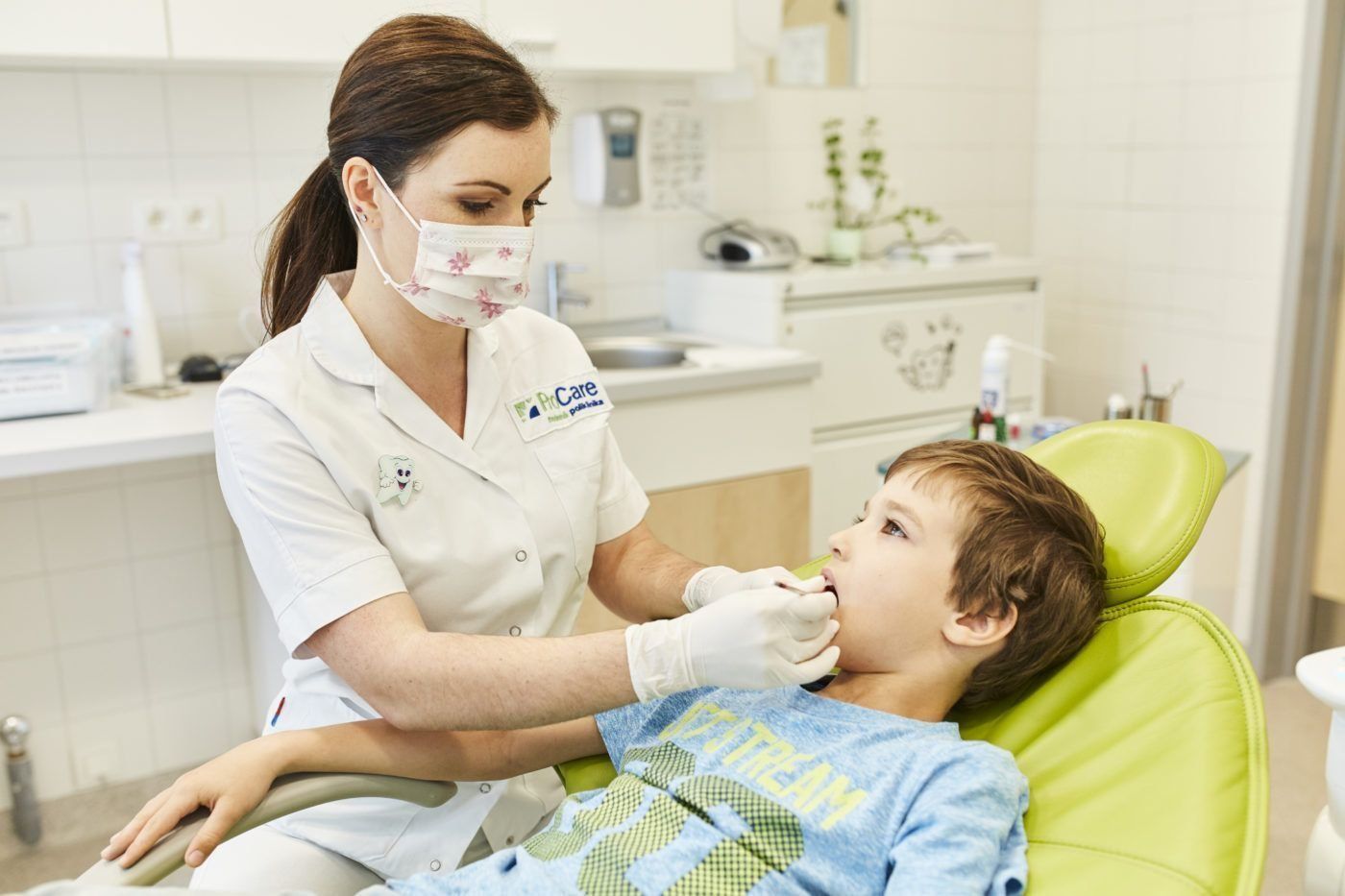 De best betalte tannklinikkene for barn i Omsk i 2020