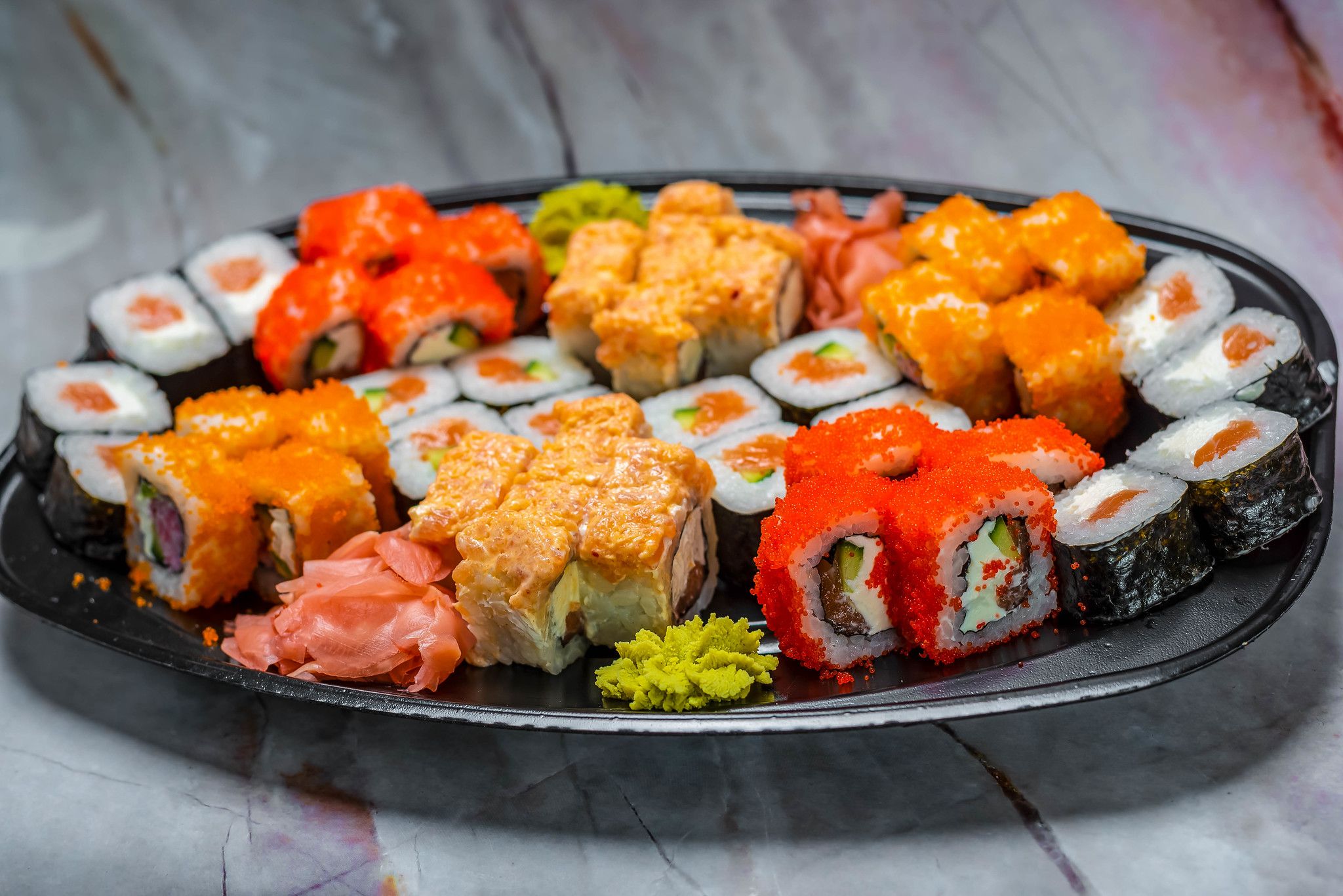 Rangering av de beste leveransene av sushi og rundstykker i Kazan i 2020