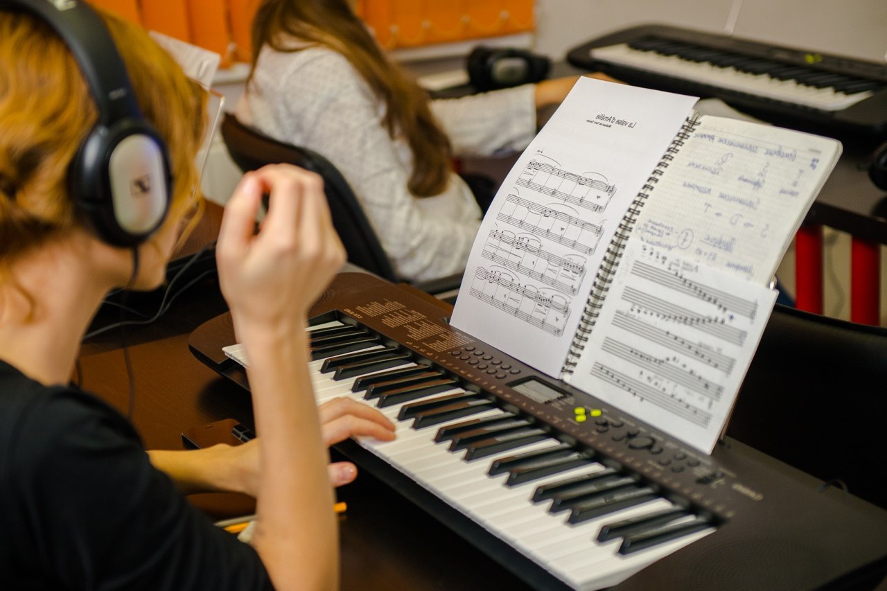 Rangering av de beste musikkskolene i Ufa i 2020