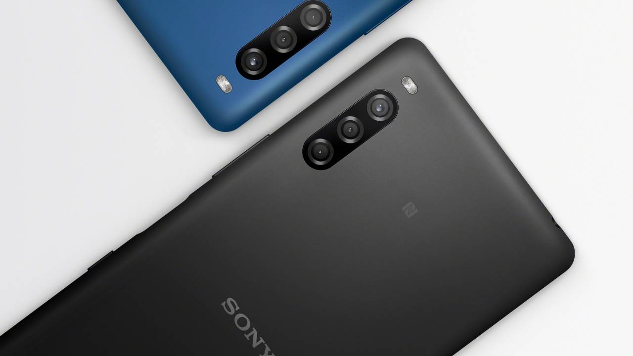 Gjennomgang av smarttelefonen Sony Xperia L4: utførelsen av økonomi og ikke-standardiserte skjemaer