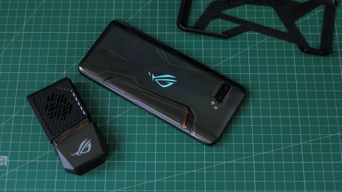 Asus ROG Phone 3 smartphone review with advantages and disadvantages