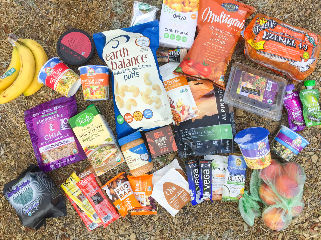 What to take with you on the road: ranking of the best nutritious snacks for 2020